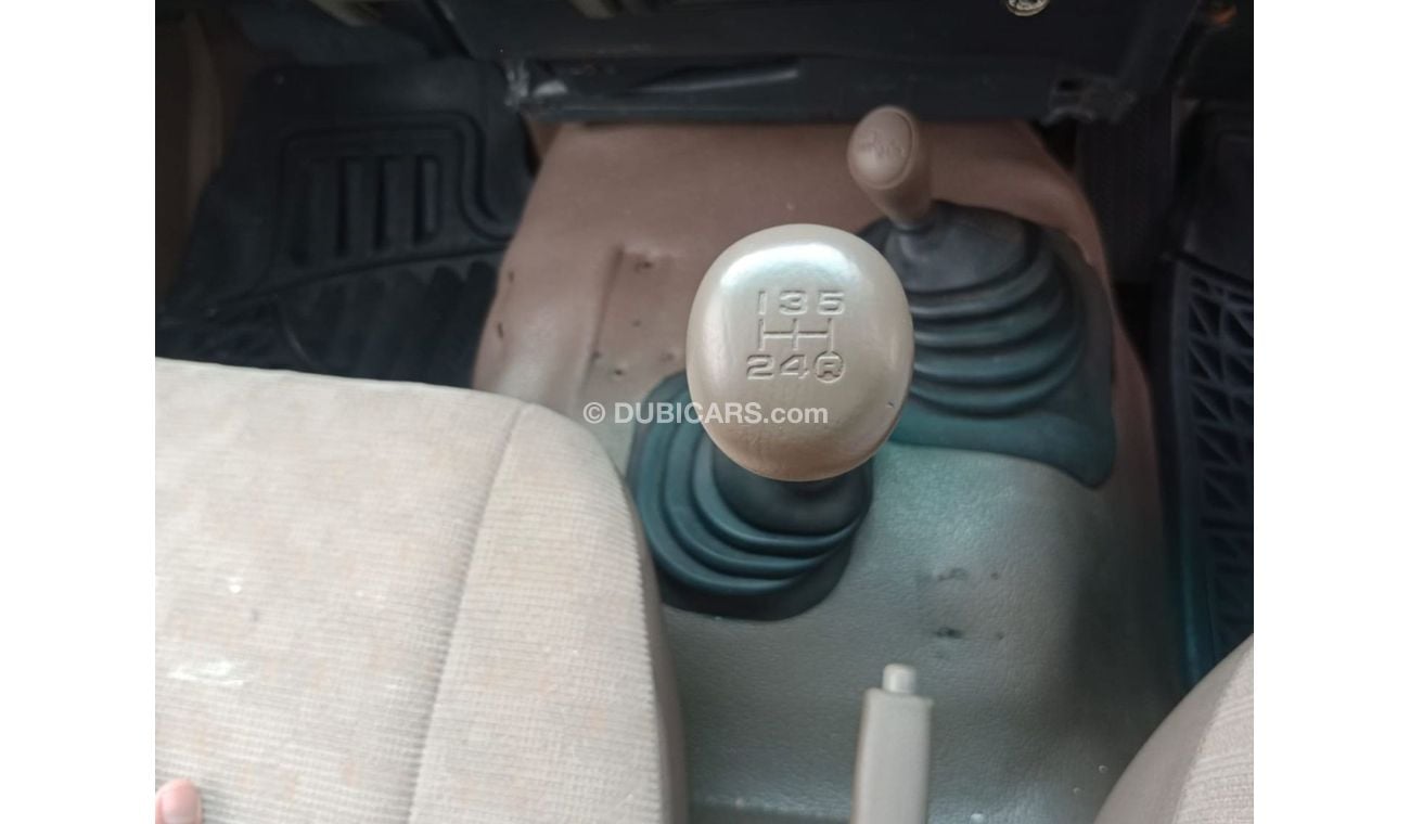 Toyota Land Cruiser 70 TOYOTA LAND CRUISER AMBULANCE RIGHT HAND DRIVE (PM1507)