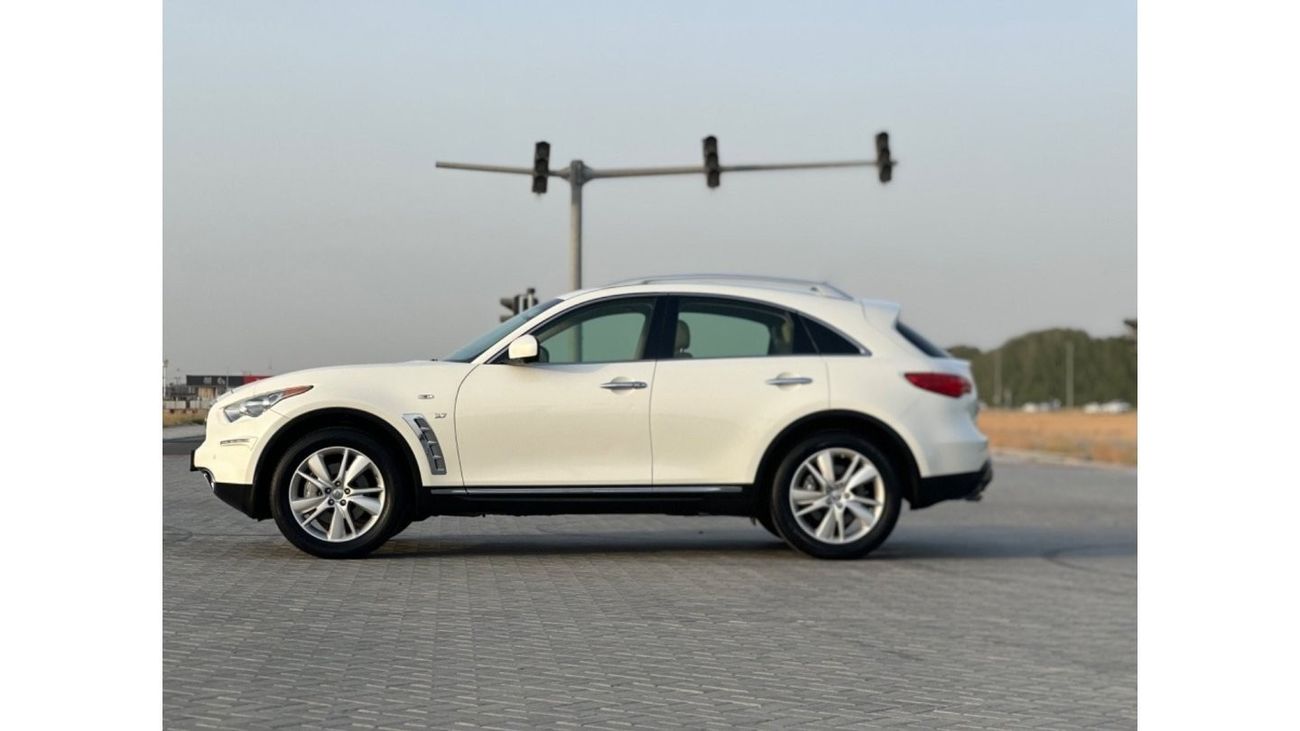 Infiniti QX70 Sport Luxury MODEL 2017 GCC CAR PERFECT CONDITION INSIDE AND OUTSIDE FULL OPTION ONE OWNER ORIGINAL