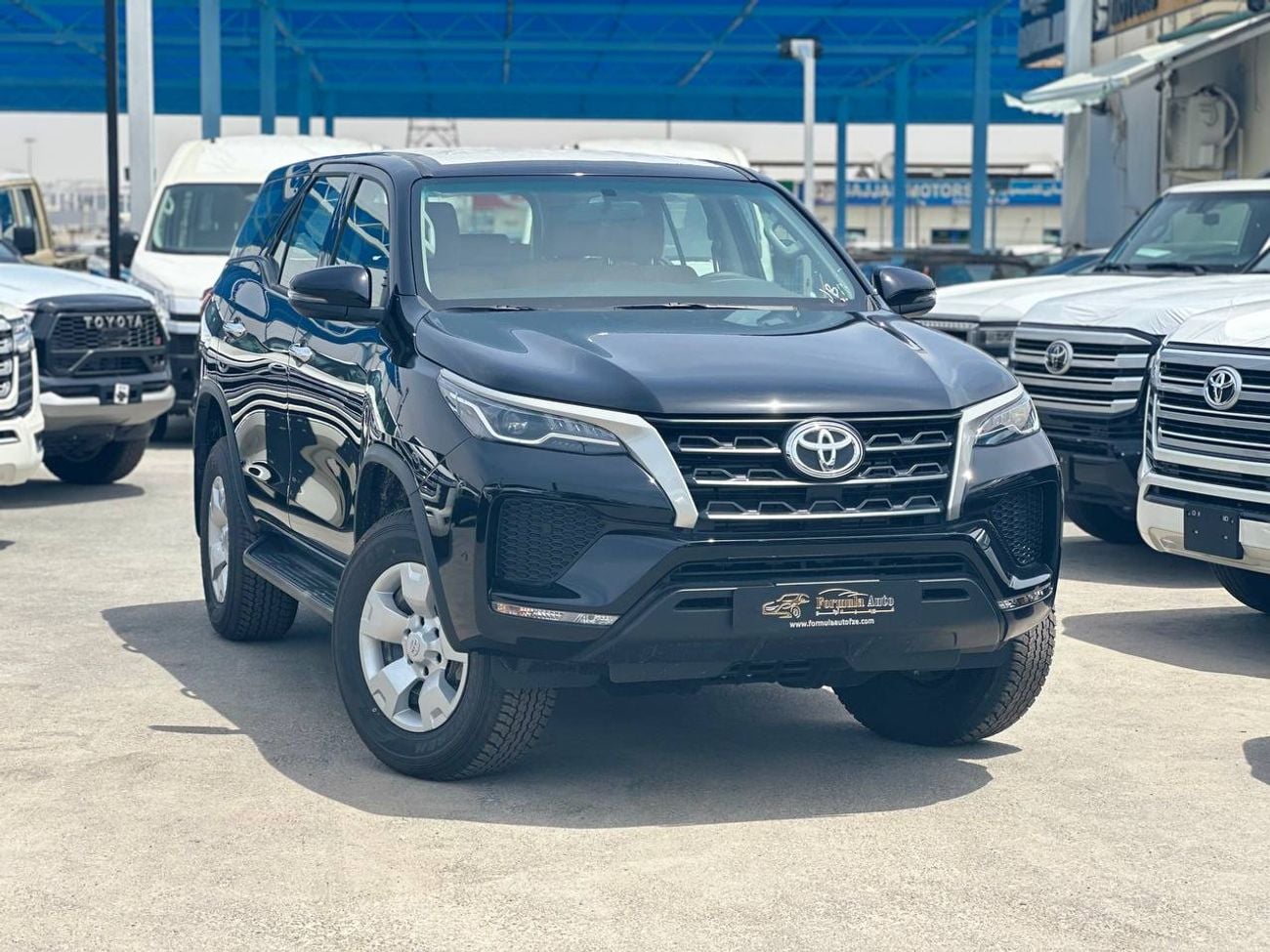 Toyota Fortuner Toyota Fortuner 4WD 2.4L DSL A/T // 2026 // STANDARD OPTION , SENSOR PARKING //