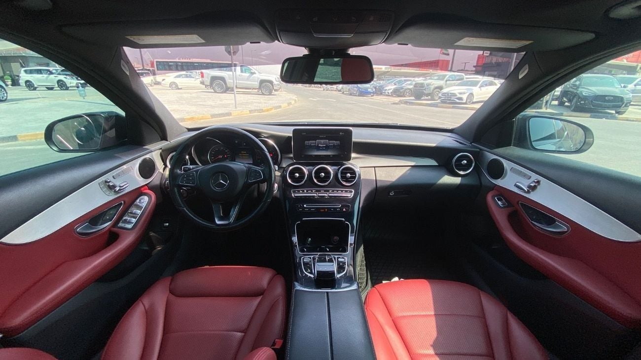 Mercedes-Benz C 300 Std 2.0L (241 HP)