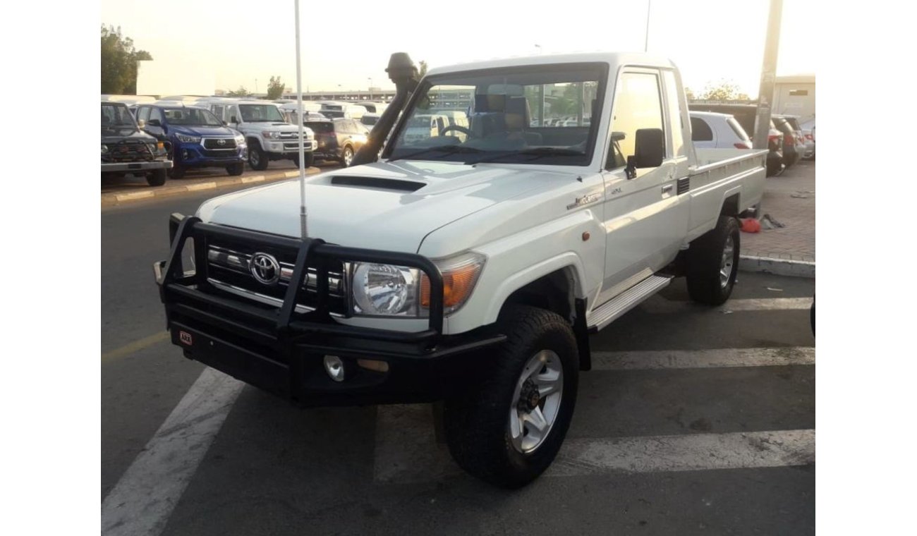 تويوتا لاند كروزر بيك آب Land Cruiser RIGHT HAND DRIVE (Stock no PM 103 )