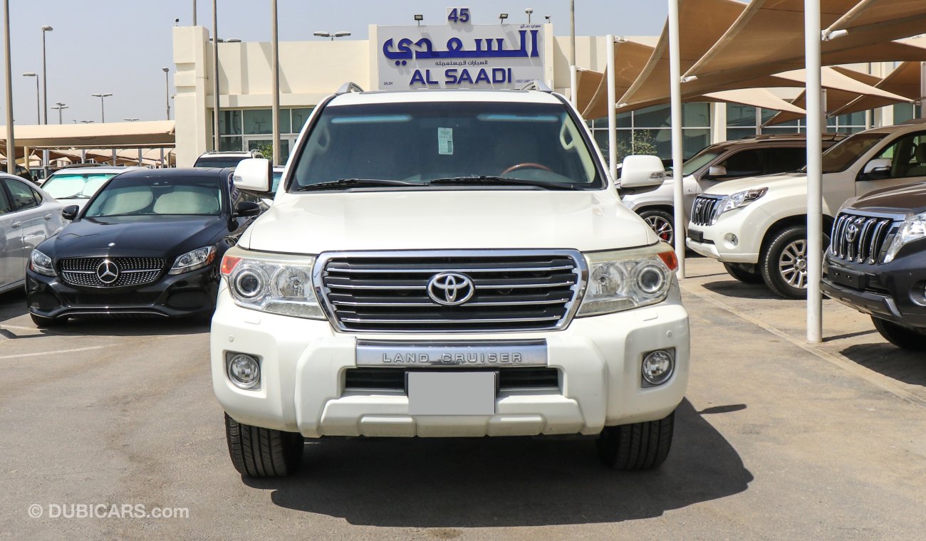 Toyota Land Cruiser GXR V6