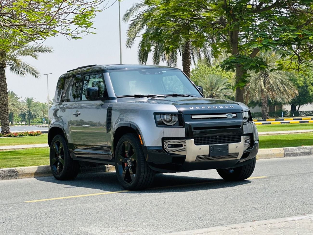 Land Rover Defender P300 90 SE LAND ROVER DEFENDER MODEL 2021 V6 LOW MILAGE