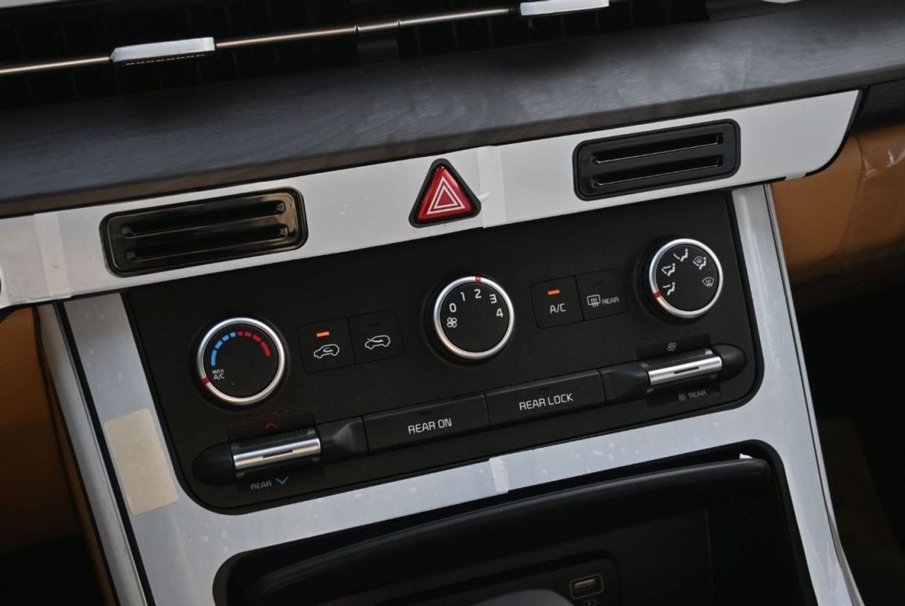 كيا كارنيفال Kia Carnival 3.5L V6, Petrol, Hi-Roof Limousine, Model 2023, Color Black