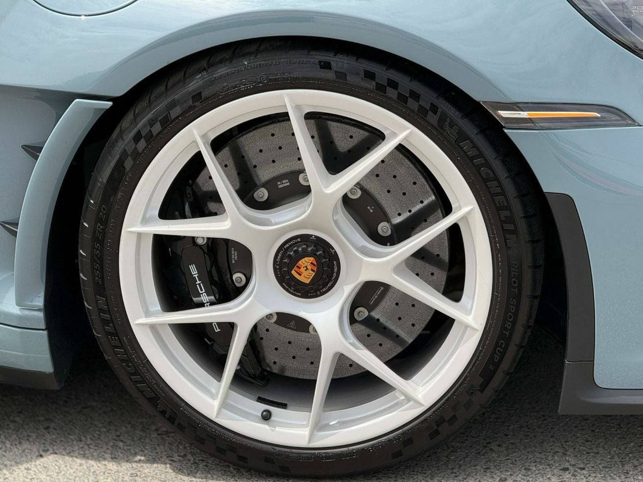 Porsche 911 S/T 4.0L (520 HP) Coupe **2024**GERMAN SPEC LESS KM