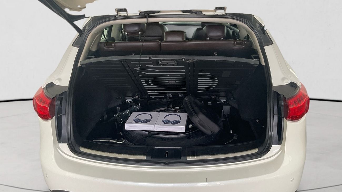 إنفينيتي QX70 Luxury / Luxe Sensory | upto AED 20,000 Ramadan Discount | شامل الضمان | 0 ﺪﻔﻋﺓ ﺃﻮﻟﻯ