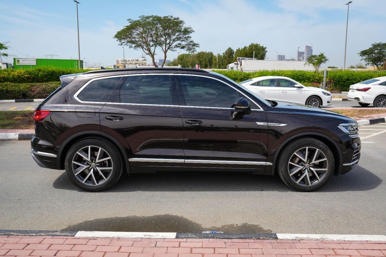 Volkswagen Touareg 2020!! GCC SPECS!! FULL SERVICE HISTORY FROM AL NABOODA
