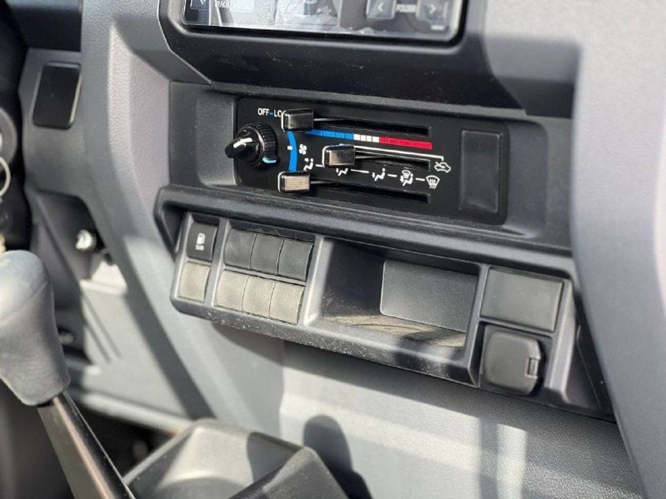 تويوتا لاند كروزر بيك آب LC79 S/C 4.2L DSL M/T // 2024 // STANDERD OPTION // SPECIAL OFFER // BY FORMULA AUTO // FOR EXPORT