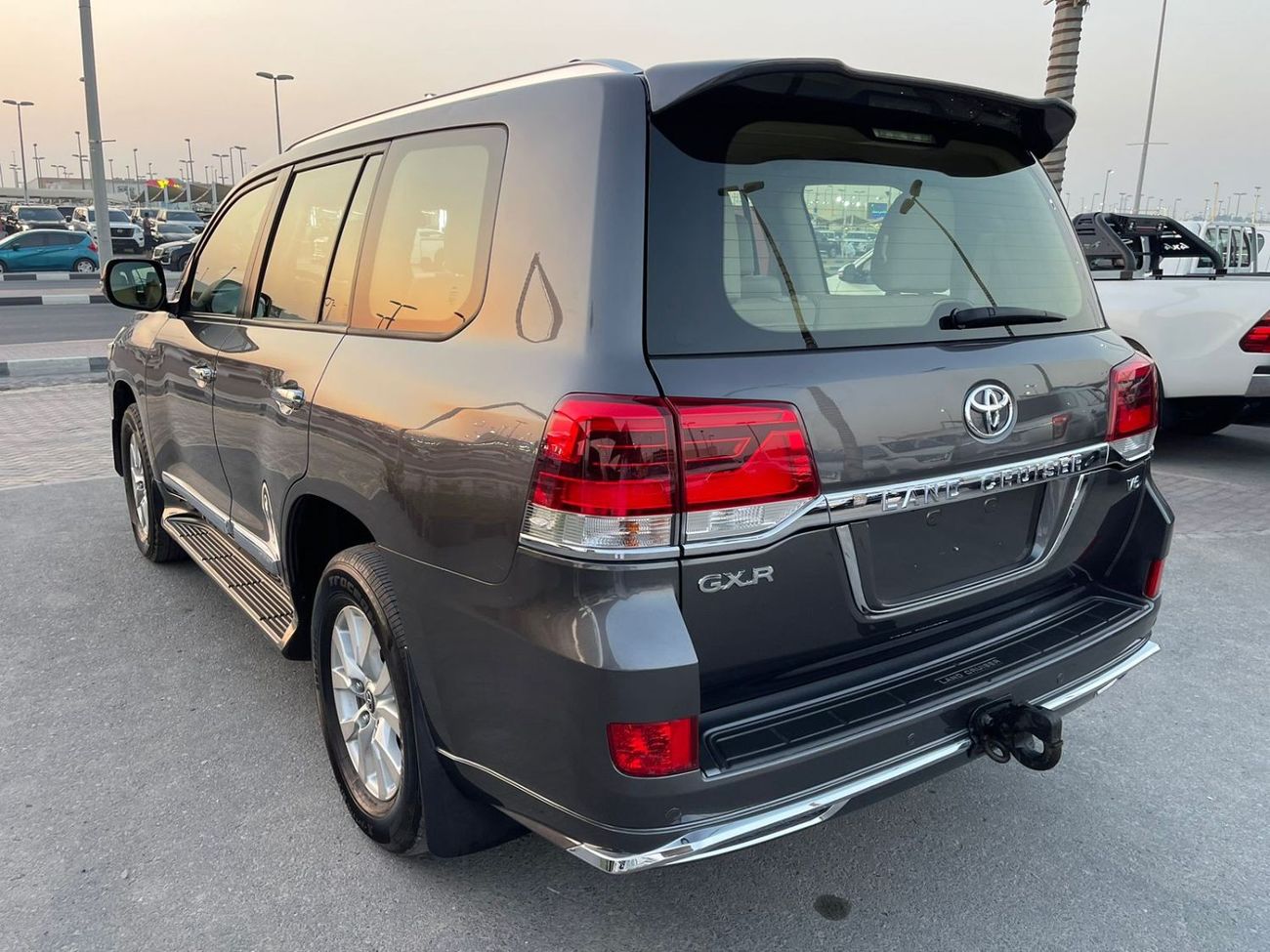 تويوتا لاند كروزر 2018 Toyota Land Cruiser GXR (J200), 5dr SUV, 4L 6cyl Petrol, Automatic, Four Wheel Drive. Clean Car