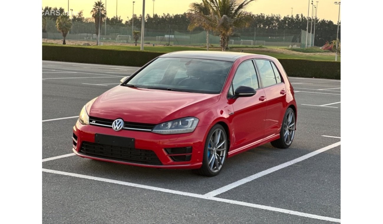 Volkswagen Golf MODEL 2015 GCC. CAR PERFECT CONDITION INSIDE AND OUTSIDE FULL OPTION BIG SCREEN FULL PANORAMIC ROOF