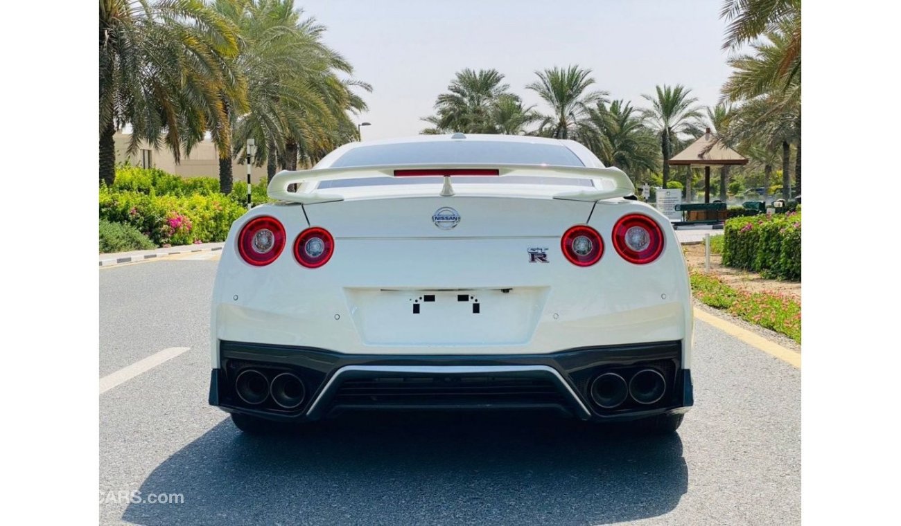 Nissan GTR Std Nissan GT-R 2018 import American perfect condition