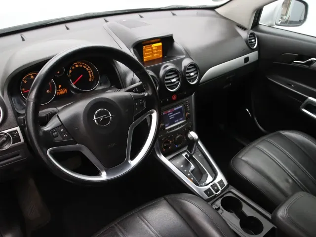 أوبل أنتارا interior - Cockpit