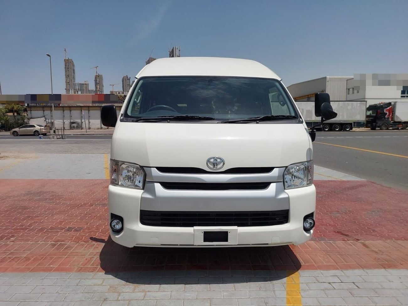 Toyota Hiace TOYOTA HIACE COMMUTER VAN RHD 2016 MODEL 3.0 L DIESEL AUTOMATIC(PM17014)