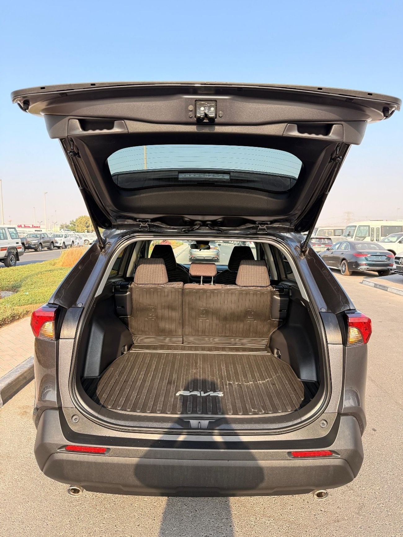 Toyota RAV4 2.5L (4WD) LE