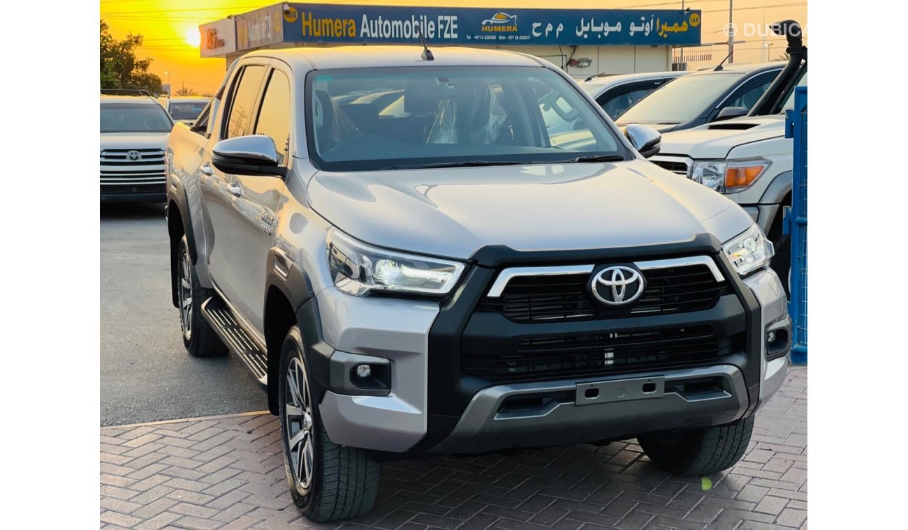 تويوتا هيلوكس Toyota hilux Diesel engine model 2019  full option Top of the range car very clean and good conditio