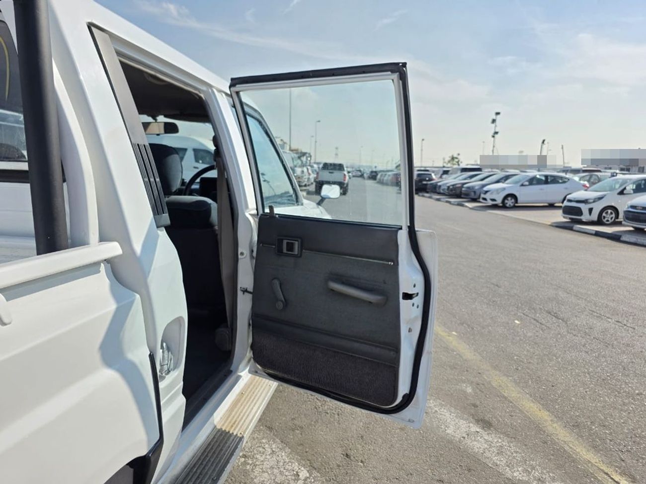 Toyota Hilux TOYOTA HILUX PICKUP RHD 1988 MODEL 2.4 L DIESEL MANUAL(PM76064)