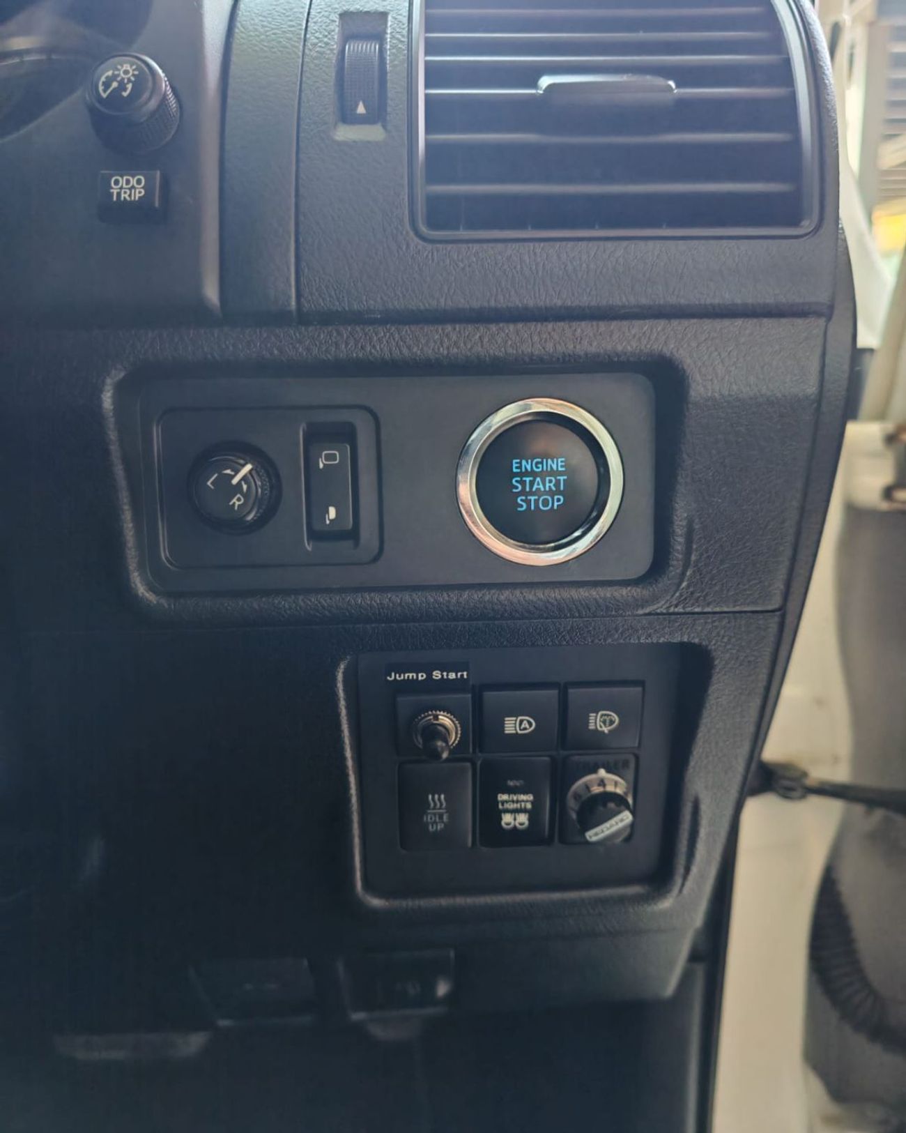 تويوتا برادو TX 2.8L