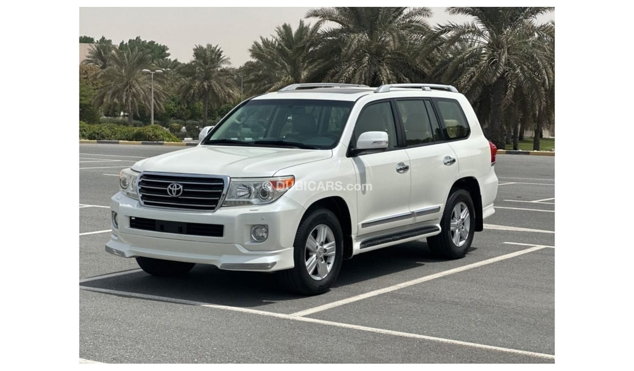 Toyota Land Cruiser MODEL 2014 GCC CAR PERFECT CONDITION INSIDE AND OUTSIDE