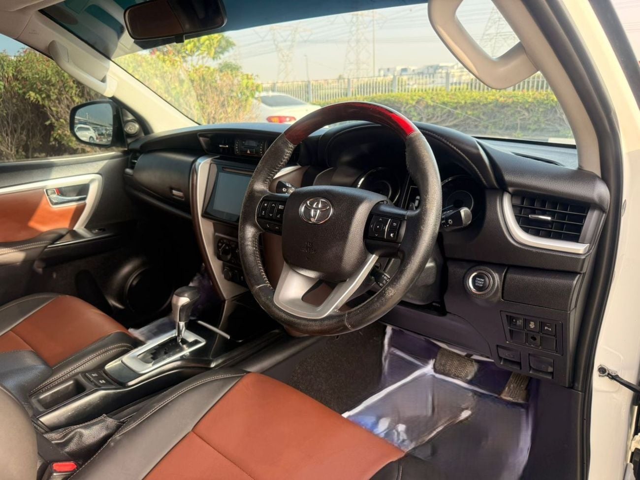 تويوتا فورتونر 2016 | 2.8L DIESEL ENGINE | AT | RHD | HEAVY NUDGE BAR | PADDLE SHIFTER | PUSH START ENGINE | CRUISE