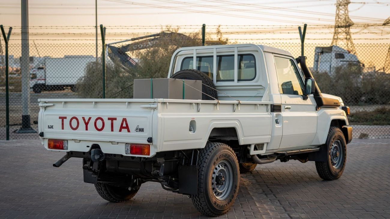 Toyota Land Cruiser Pick Up 79 SC 2.8L T/Diesel A/T 2025YM