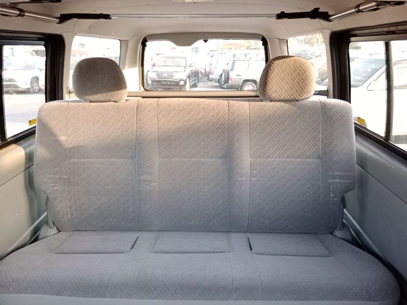 Toyota Hiace TOYOTA HIACE VAN RIGHT HAND DRIVE (PM1430)