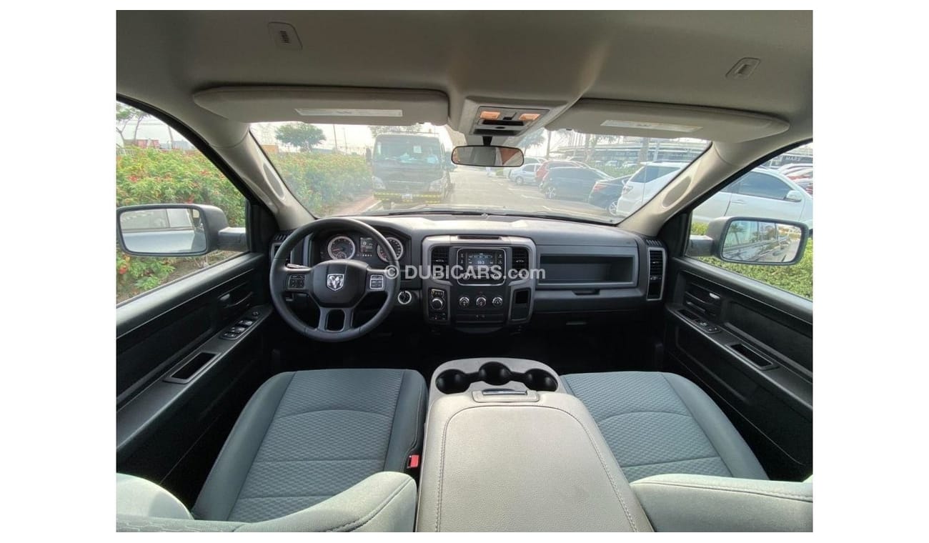 RAM 1500 Laramie Crew Cab AMERICAN SPEC NEAT AND CLEAN