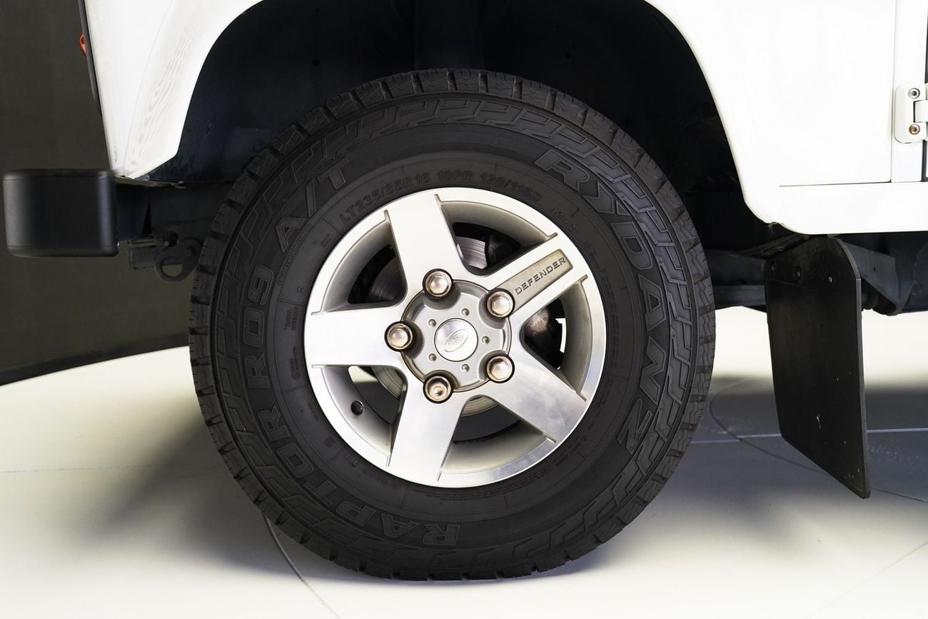 Land Rover Defender 2.2L DIESEL