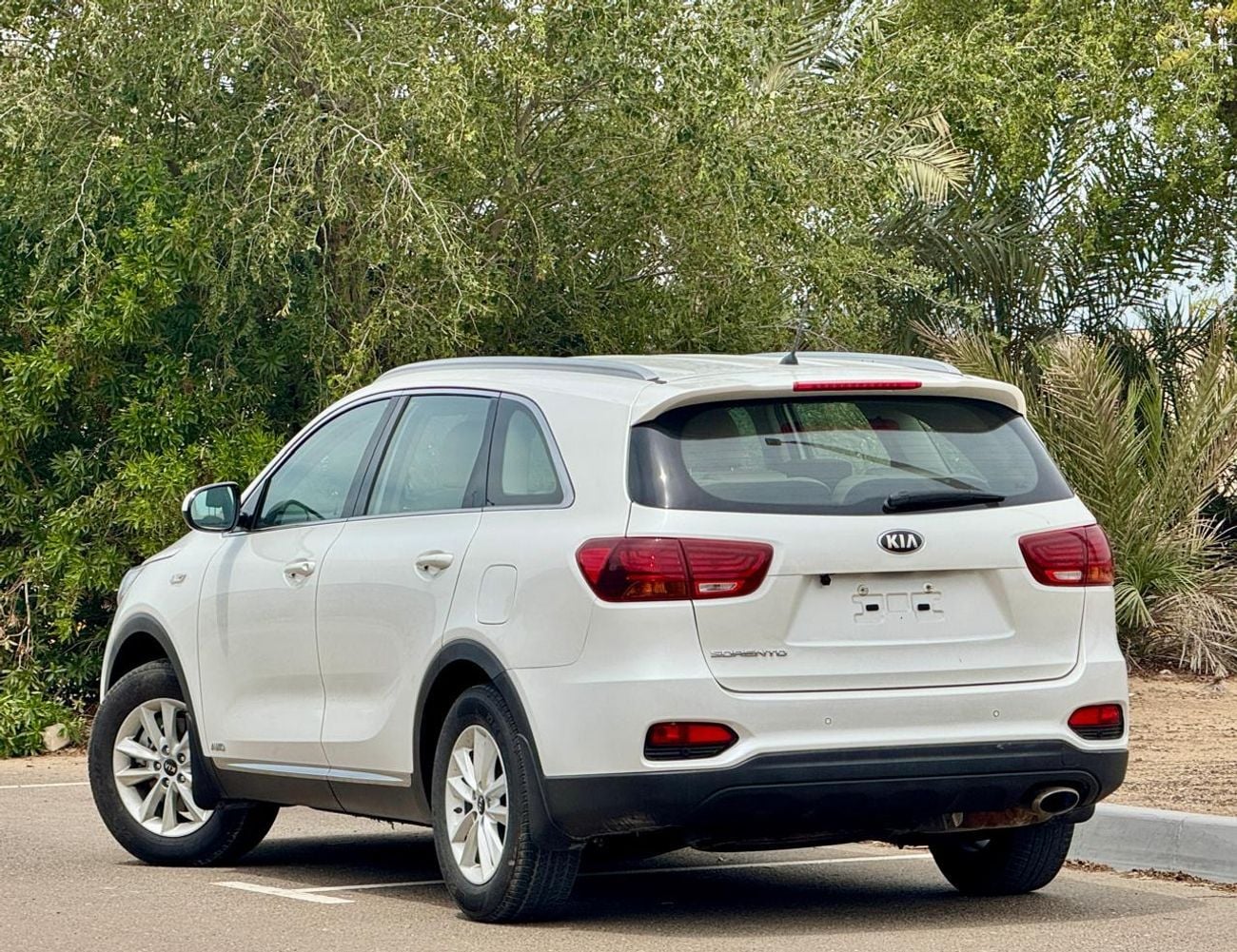 Kia Sorento Base 2.4L FWD 670-Monthly l GCC l 2.4L, Cruise, Camera l Accident Free
