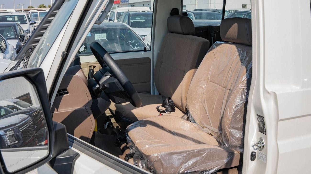 تويوتا لاند كروزر 70 2025 Toyota Land Cruiser LC 78 V6 4.0L MT Petrol