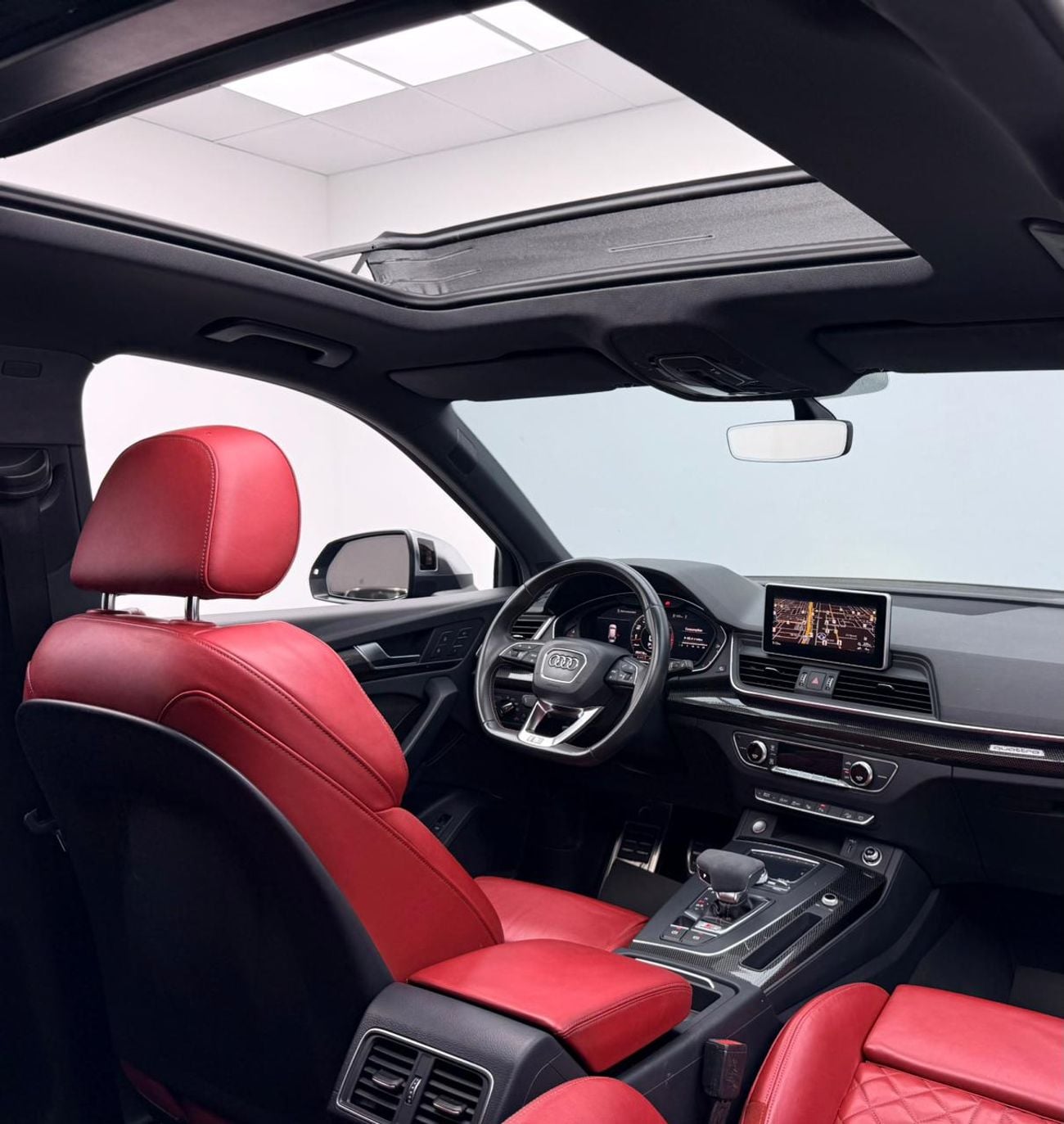 أودي SQ5 2018 Audi SQ5 Quattro, Full Service History, Carbon Fiber Interior, Excellent Condition, GCC