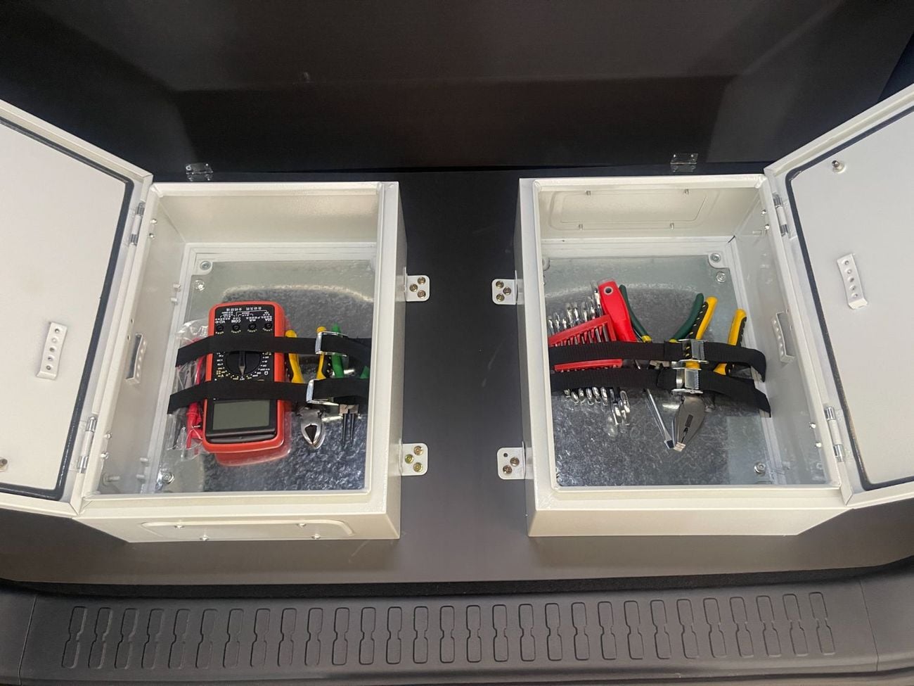 بي واي دي ليوبارد 5 ULTRA -Triple differential lock, High-capacity battery-Hydraulic active, Suspension