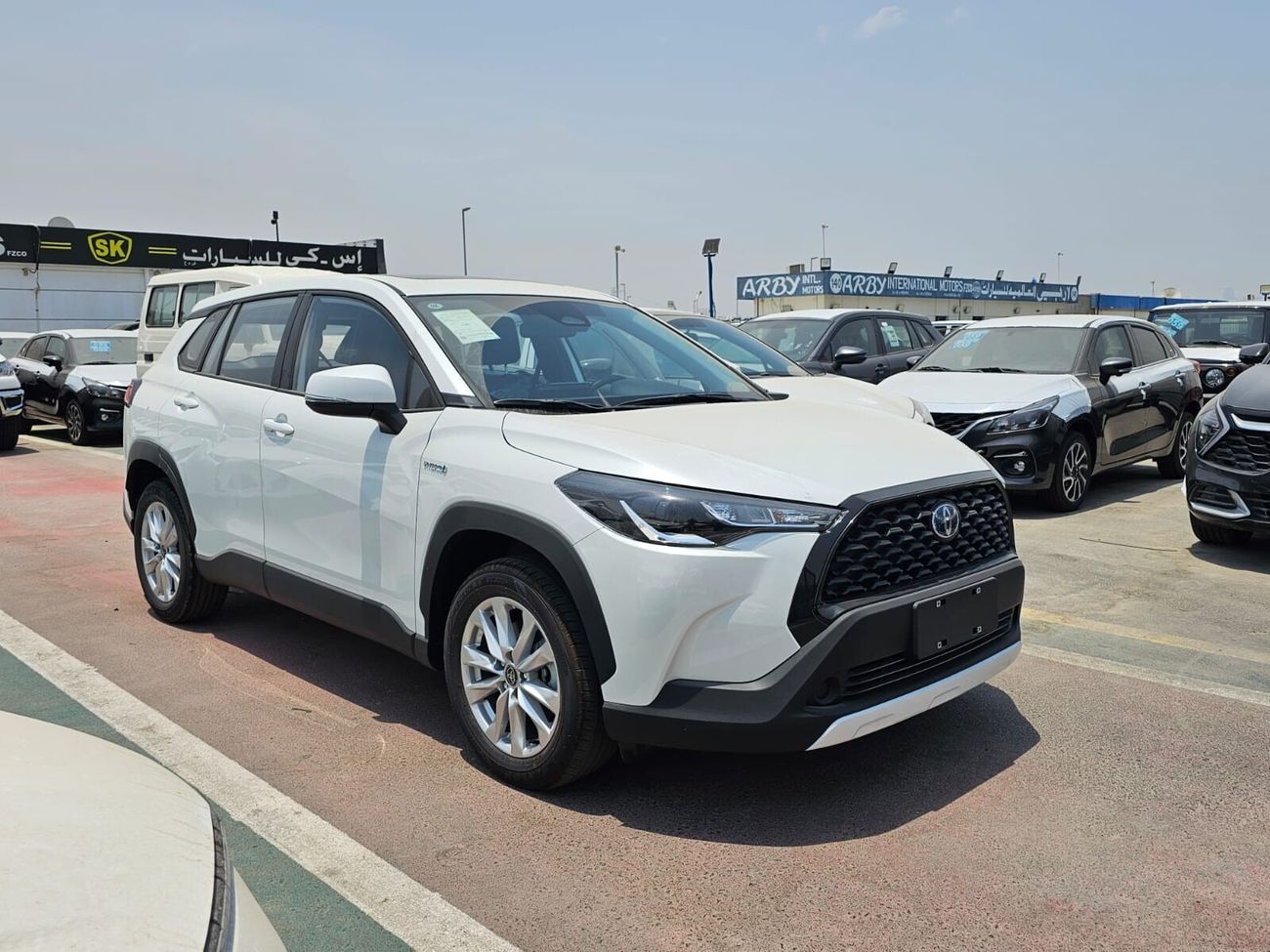 Toyota Corolla Cross 2.0L V4 HYBRID, PUSH START, MID OPTION WITH SUNROOF / SPECIAL OFFER