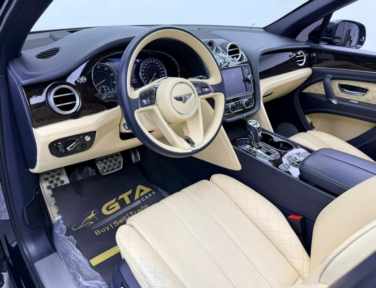 Bentley Bentayga Signature Edition 2017 Bentley Bentayga W12 Signature, Service History, Excellent Condition, Full PP
