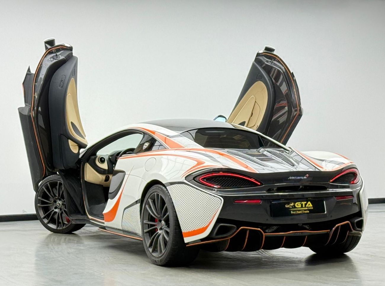 مكلارين 570S 2017 Mclaren 570 S, Full Service History, Very Low Km, Excellent Condition, GCC