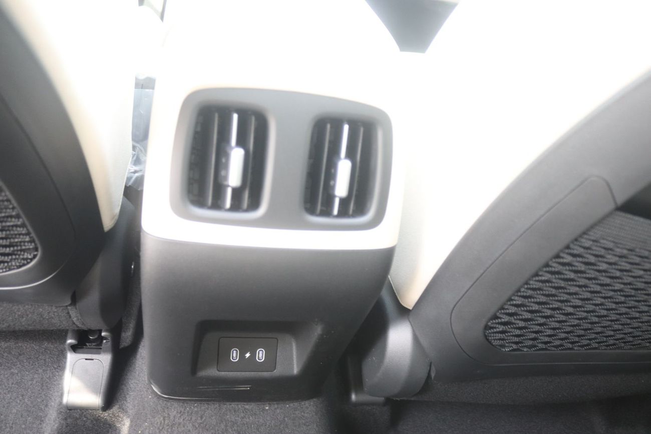 Hyundai Tucson 2.0L , Seat Heating - Cooling, Panoramic Roof, Push Start, Full Option Model 2025