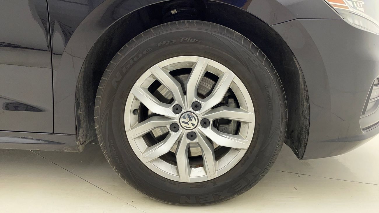 فولكس واجن باسات TRENDLINE 2.5 | بدون دفعة مقدمة | اختبار القيادة في المنزل