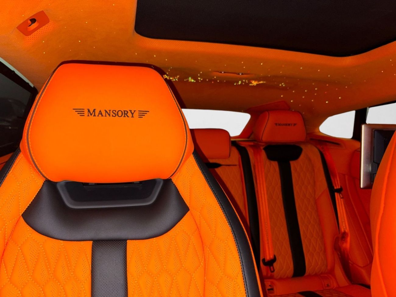 لامبورغيني اوروس STD AED 12,780 P.M | 0% DOWN PAYMENT | LAMBORGHINI URUS MANSORY VENATUS EVO S P900 | 4.0L TWIN-TURBO