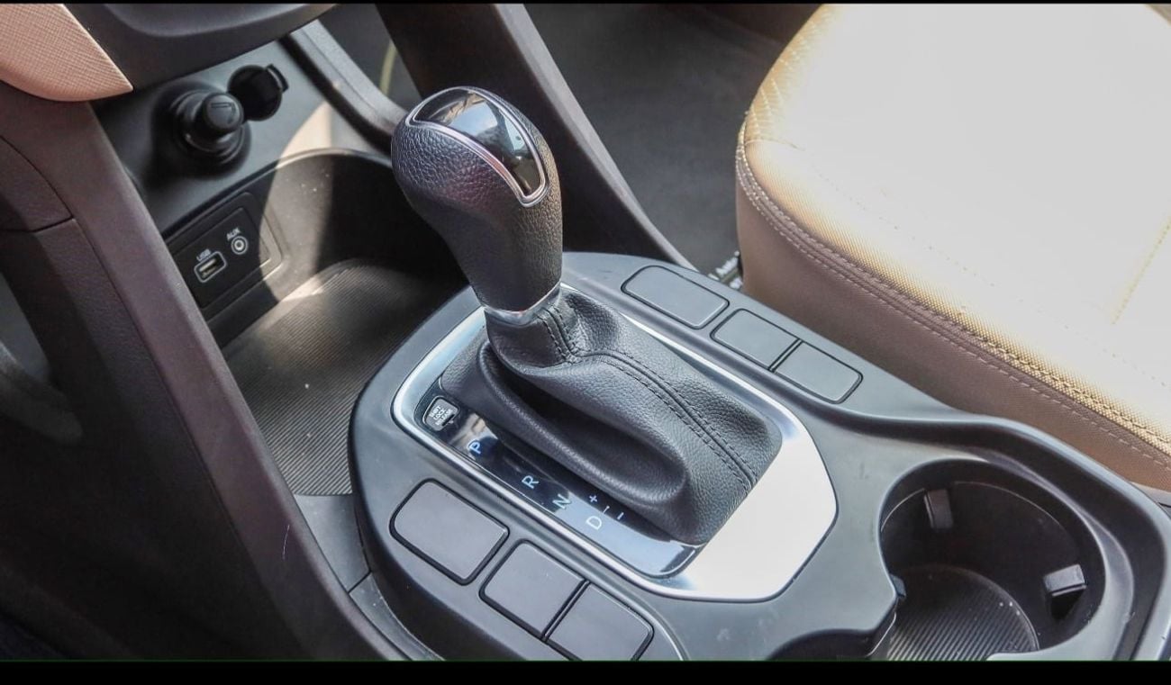 Hyundai Santa Fe Base 3.5L