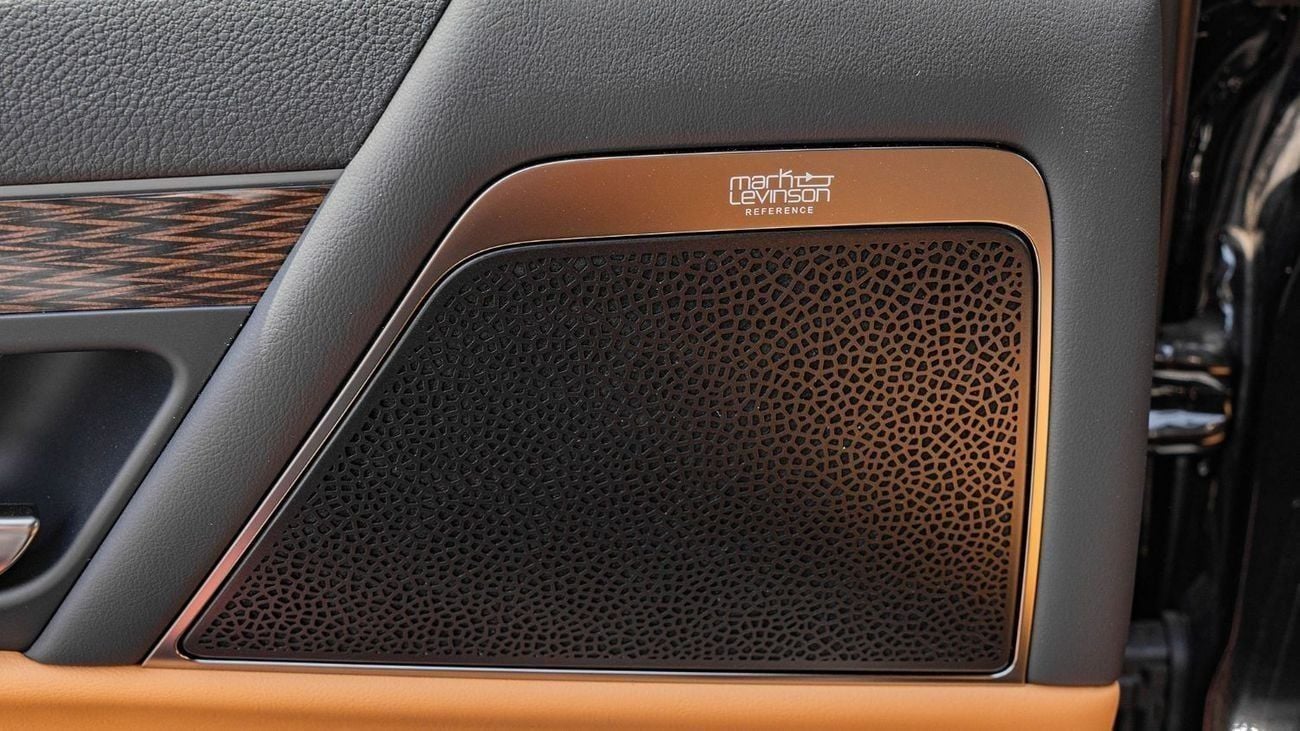 لكزس LX 700h 2025 Lexus LX700h Signature 3.5L AT Hybrid (Black) 5 Seats