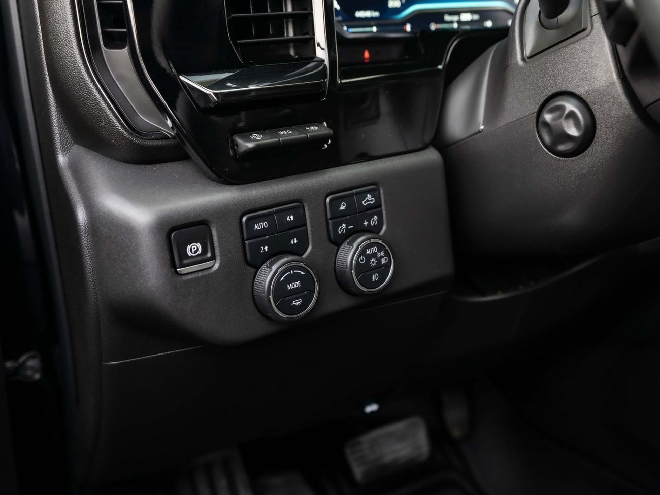 Chevrolet Silverado 1500 CREW CAB ZR2