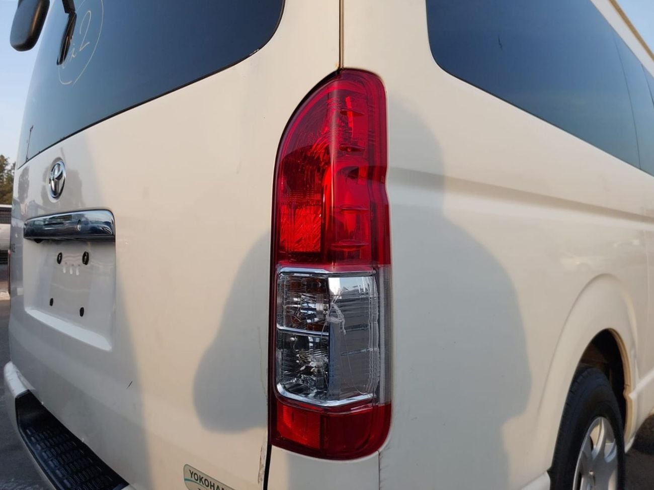 Toyota Hiace TOYOTA HIACE VAN RHD 2015 MODEL 3.0 L DIESEL AUTOMATIC(PM015396)