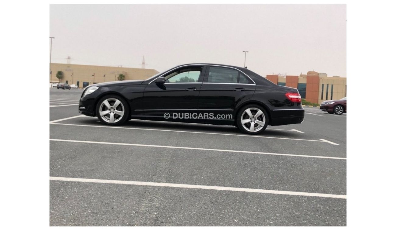 Mercedes-Benz E300 Avantgarde Model 2012 GCC CAR PERFECT CONDITION INSIDE AND OUTSIDE FULL OPTION PANORAMIC ROOF LEATHE