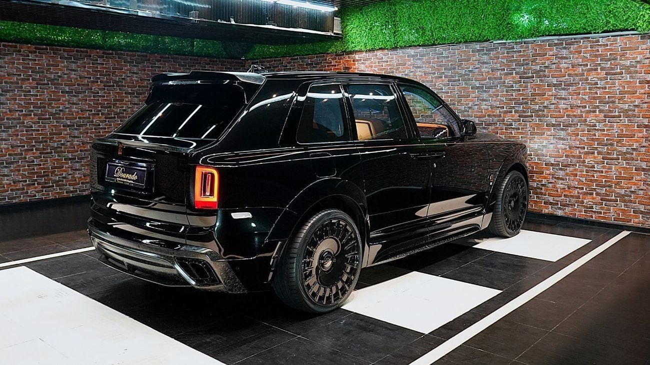 Rolls-Royce Onyx Cullinan | LIMITED OFFER | GOLD SPIRIT OF ECSTASY | NEW | 2024 | 563 HP | 3-YR WARRANTY AND SERVICE