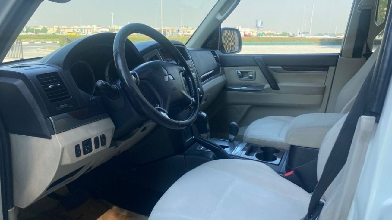 ميتسوبيشي باجيرو GLS Std