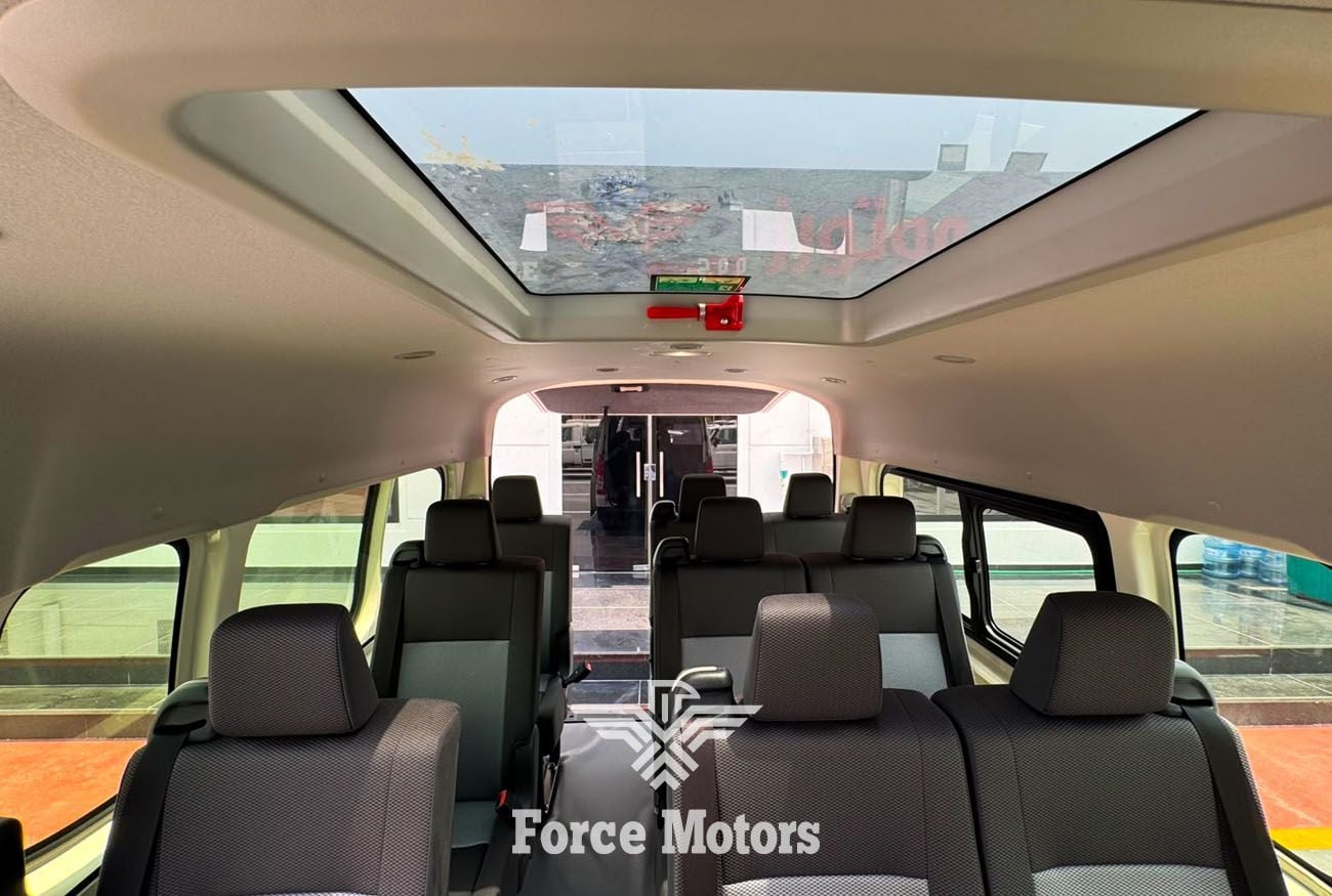 Toyota Hiace DX - Manual . Diesel . Bus . Rear Wheel Drive . 9+ Seats . 4 Doors
