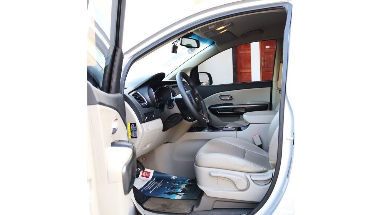 Kia Carnival Kia Carnival EX (YP) model 2019, 5 dirhams. MPV, 3.3 litres, 6 cylinder diesel, automatic, front whe