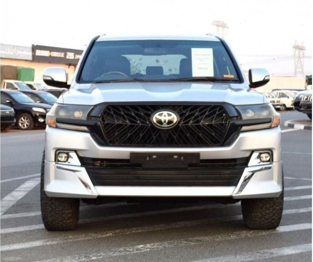 تويوتا لاند كروزر VXR V8 Diesel 4.5L (Right Hand)