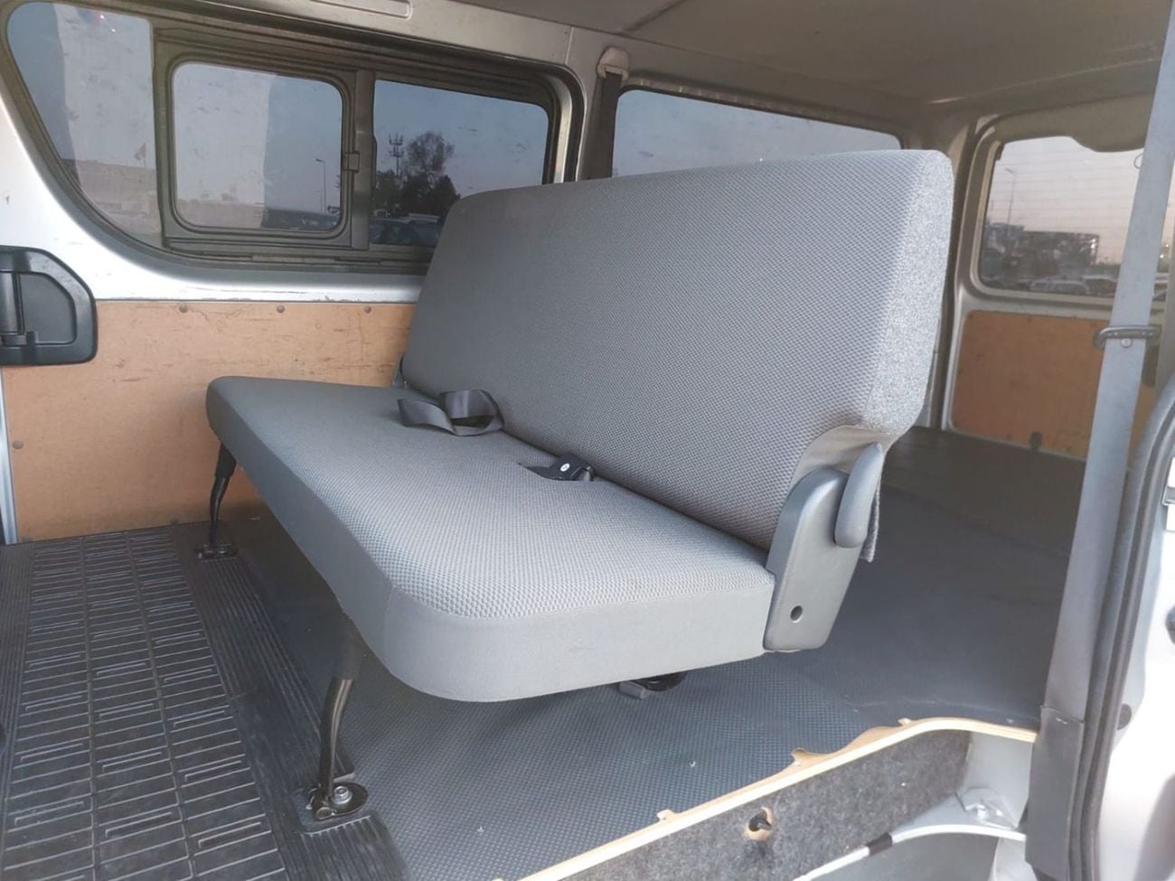 تويوتا هاياس DLS - STD ROOF TOYOTA HIACE VAN RHD 2019 MODEL 2.8 L DIESEL AUTOMATIC(PM22503)