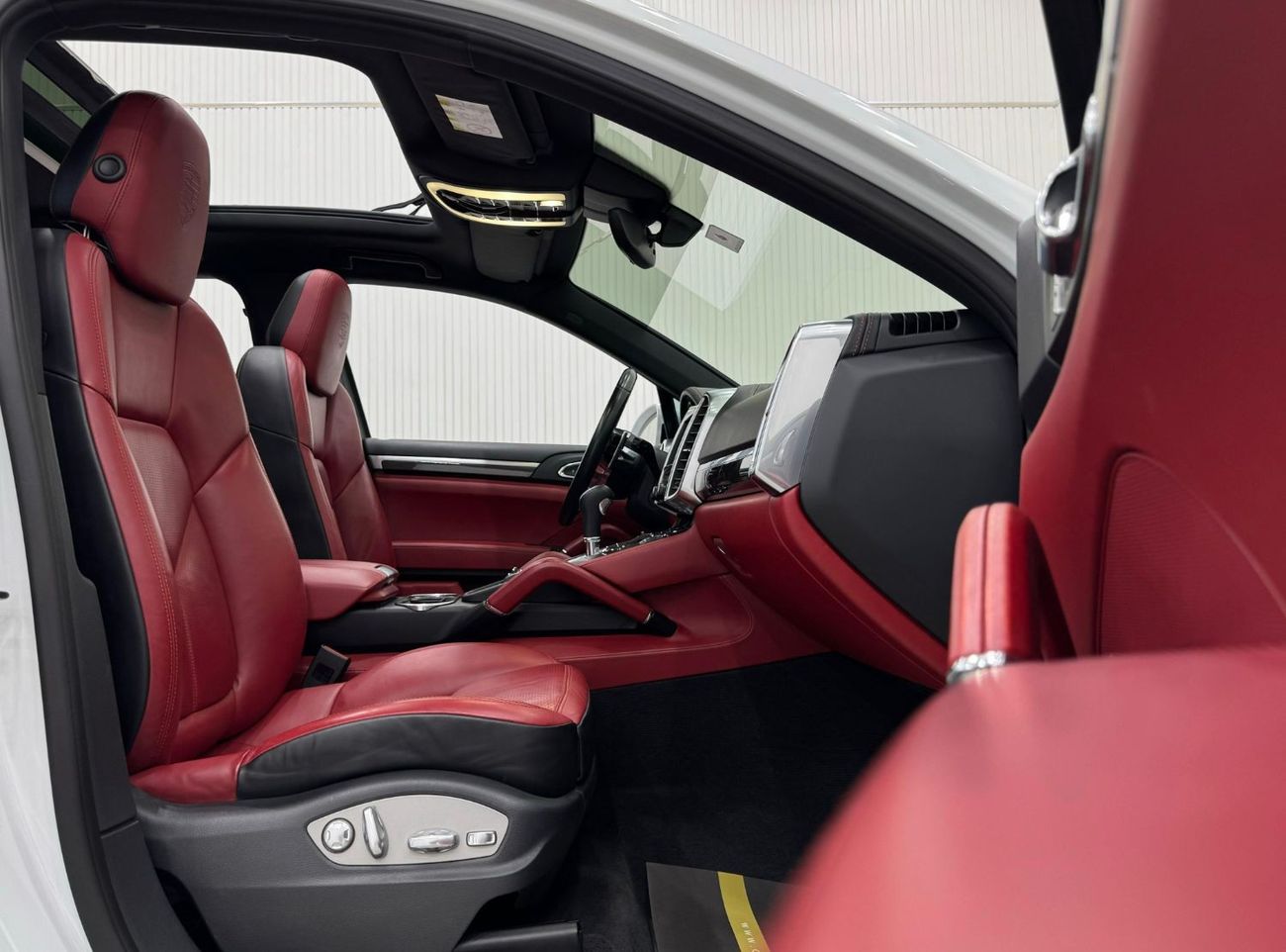 Porsche Cayenne 2015 Porsche Cayenne S, Full Service History, Excellent Condition, GCC