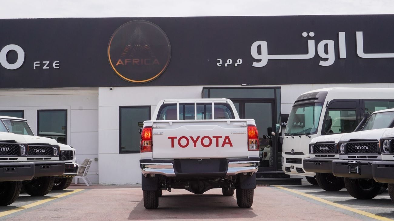 تويوتا هيلوكس DLX 2.4 L DIESEL 2025